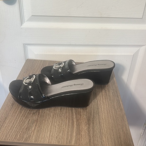 TOMMY BAHAMA BLACK MULE PLATFORM SLIP IN SILVER TONE PINEAPPLE DOCORE SUZE 7.5B - Picture 5 of 7